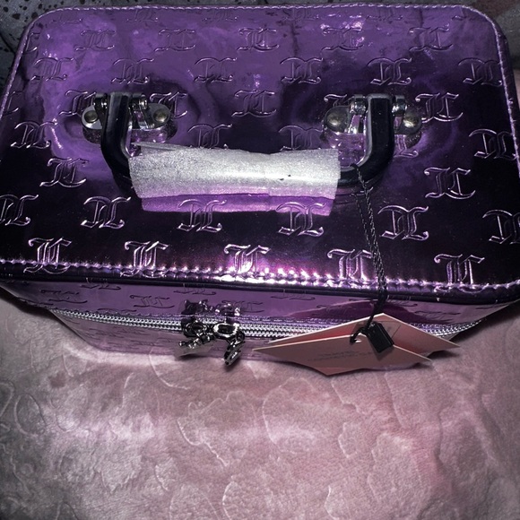 Juicy Couture purple makeup train case - Picture 3 of 5